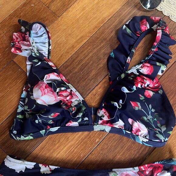 CUPSHE Ruffle Floral Print Bikini Sz Medium NWT - Picture 7 of 11